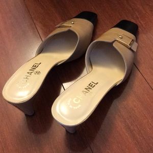 NWOT Chanel shoes size 38.5